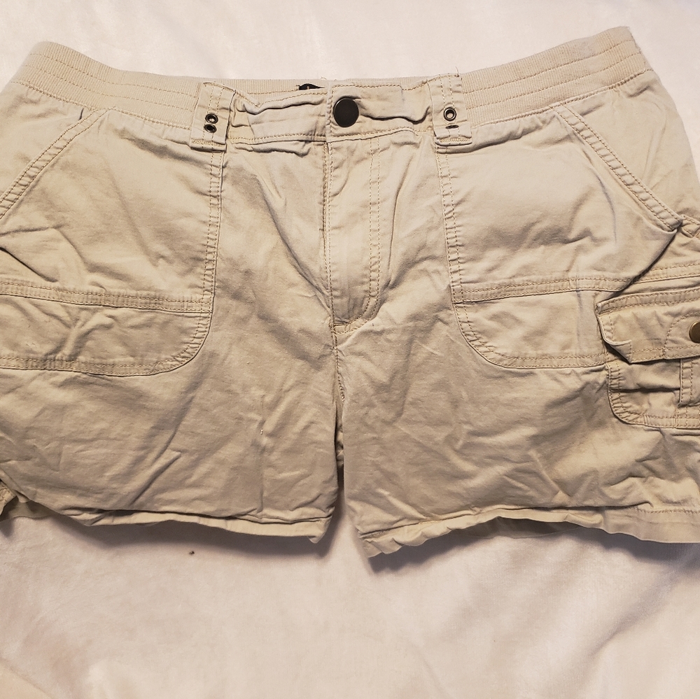 Lee relax fit khaki shorts 18 Medium